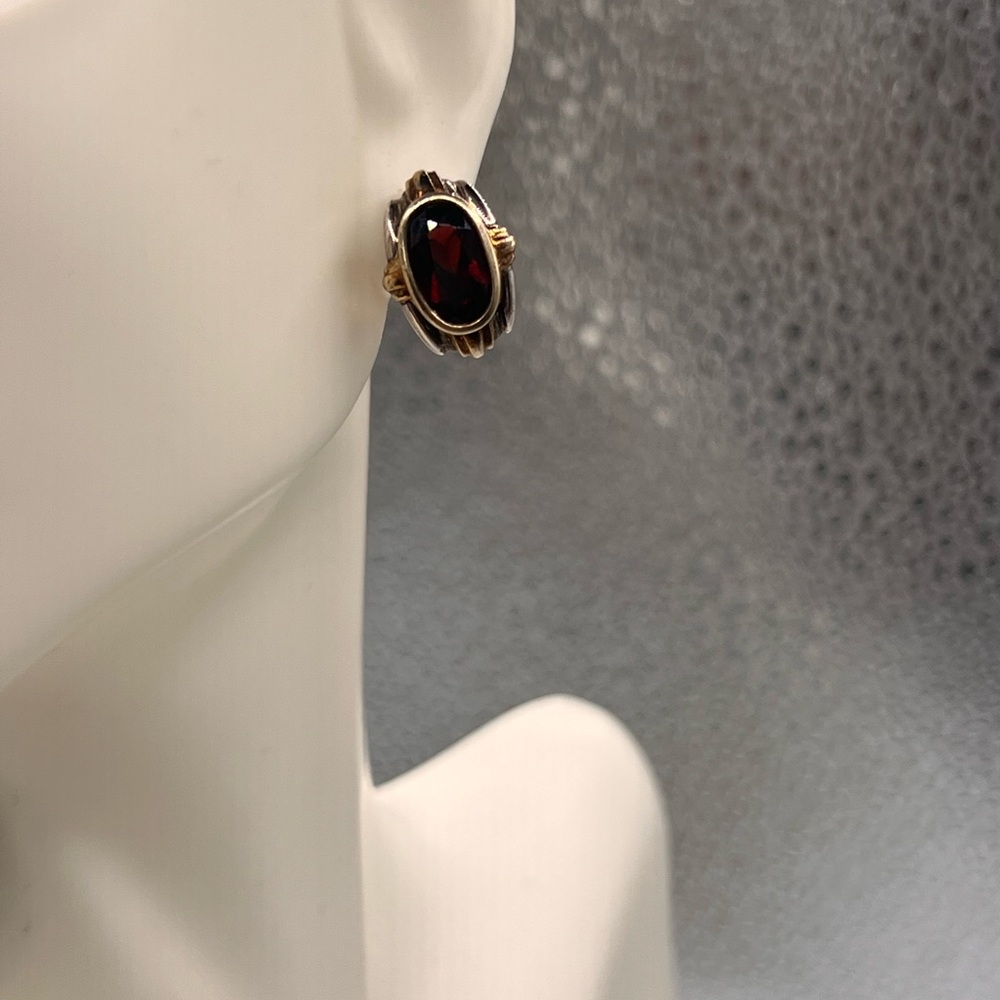 vintage 18kt solid yellow gold with stamped 100% natural garnet earrings
